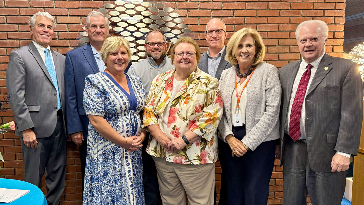 Belmont College Holds Honors Reception Ceremony